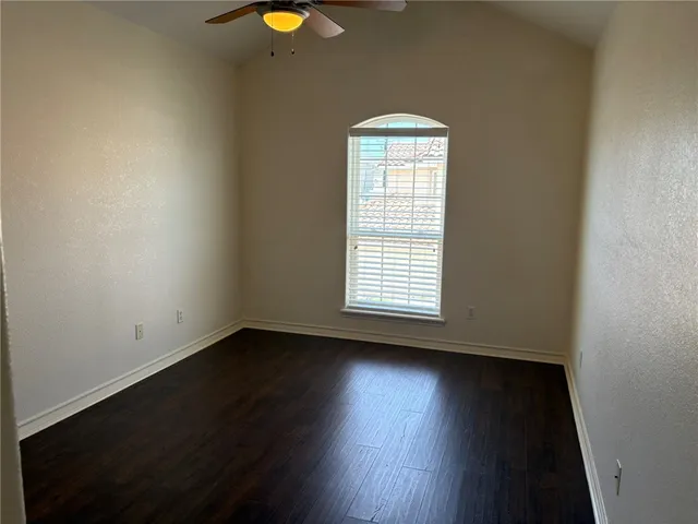 $2,400 | 14813 Leeward Drive, Unit 502, Corpus Christi, TX 78418