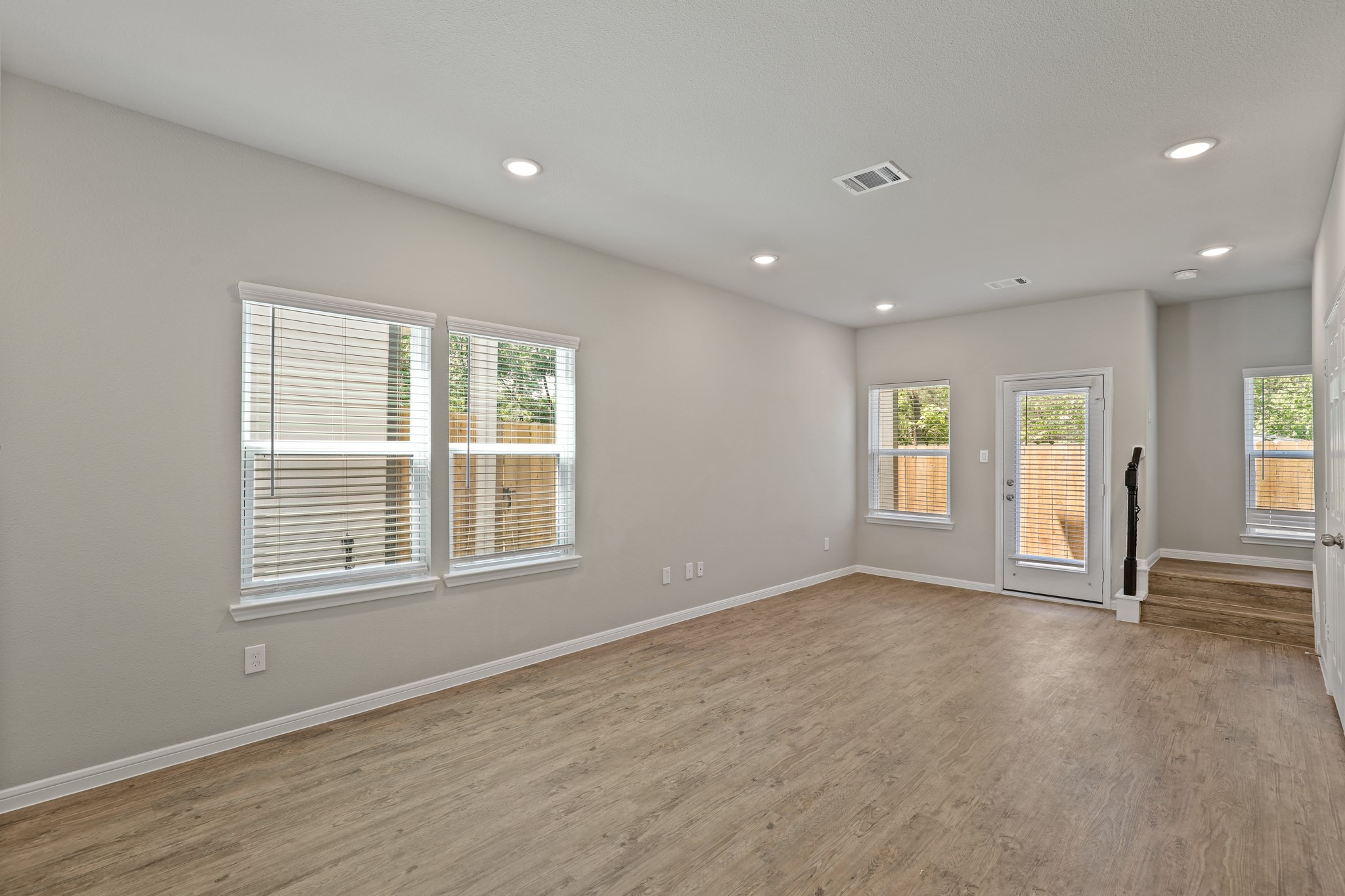 13511 Axel Lane Houston, TX 77047 - Photo 7 of 33