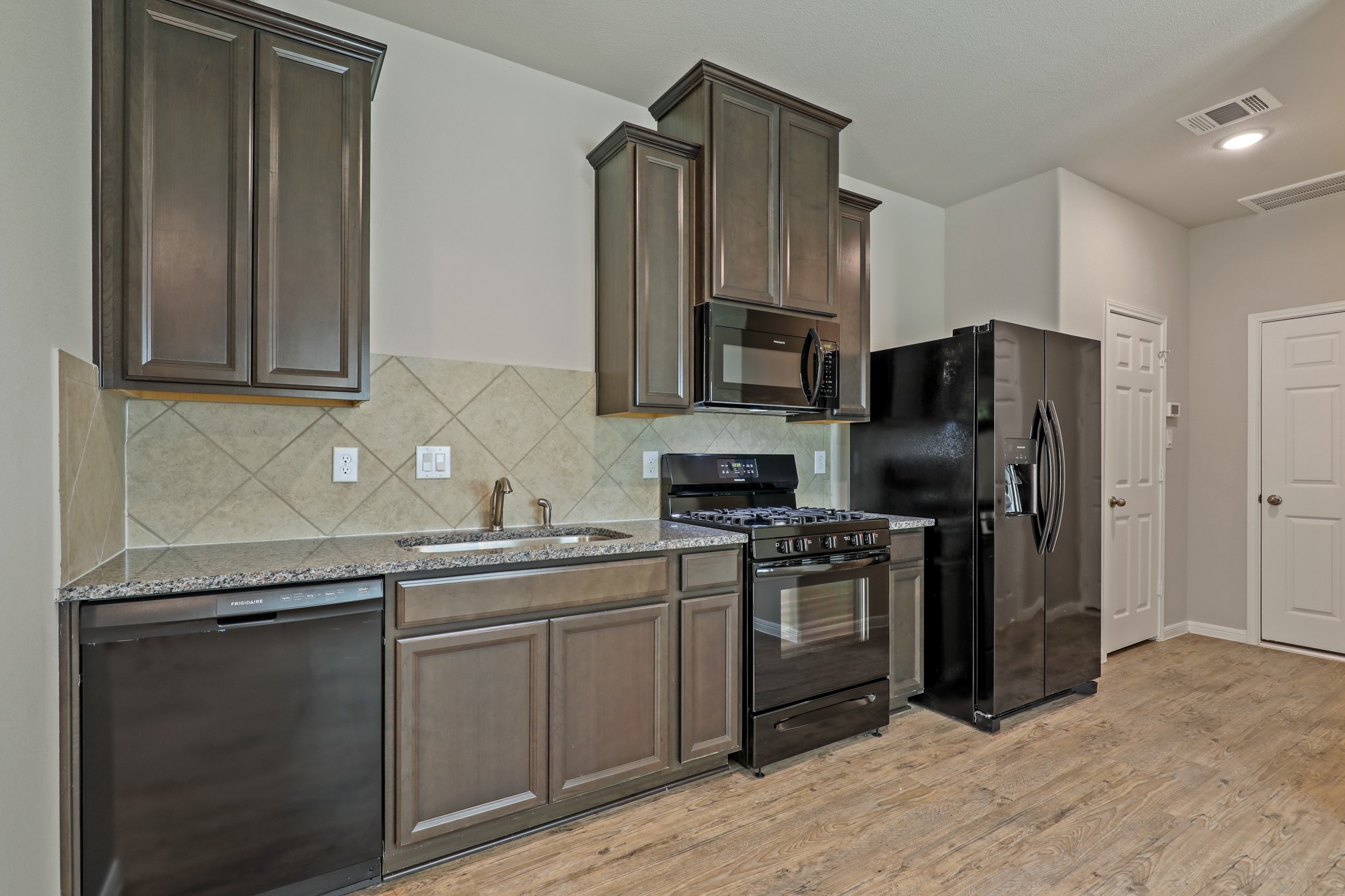 13511 Axel Lane Houston, TX 77047 - Photo 10 of 33