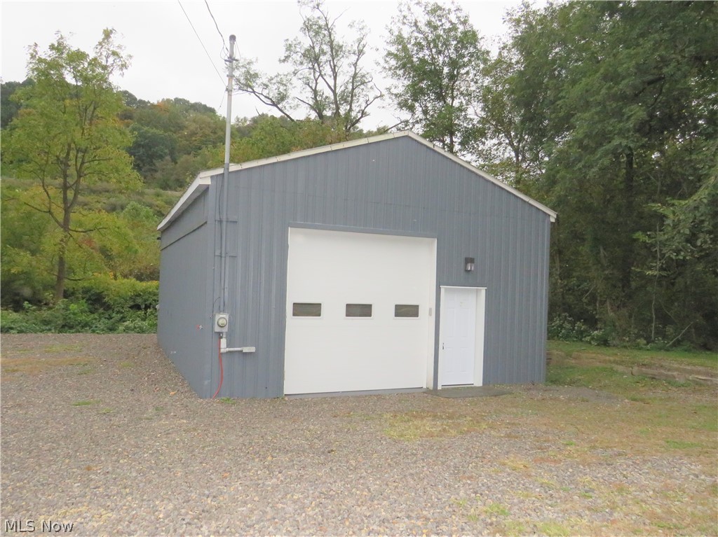 618 Cove Road Weirton, WV 26062 - Photo 1 of 12