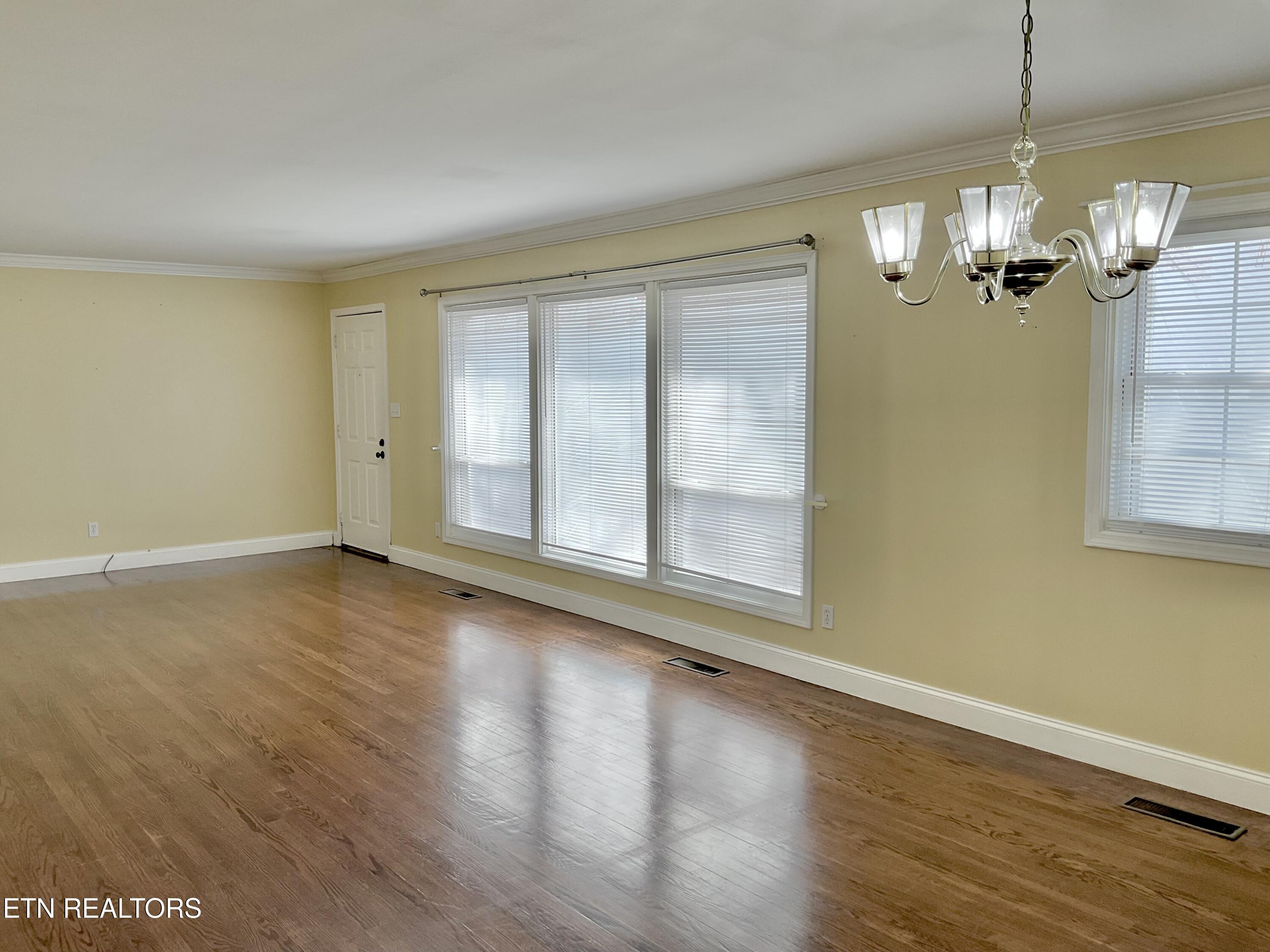 4433 Crestfield Road Knoxville, TN 37921 - Photo 7 of 32 Hardwood Floors