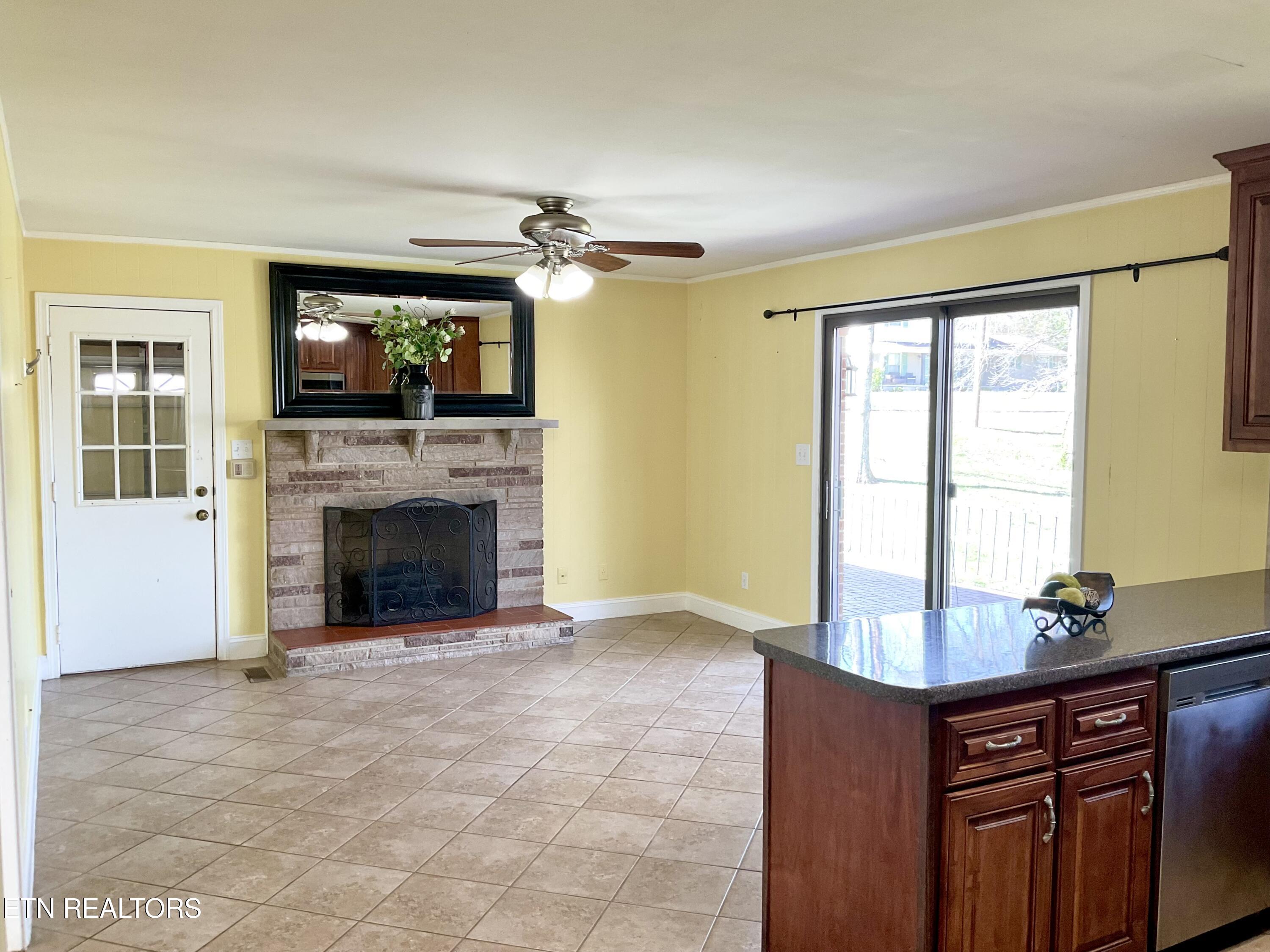 4433 Crestfield Road Knoxville, TN 37921 - Photo 10 of 32 Garage & Patio Access