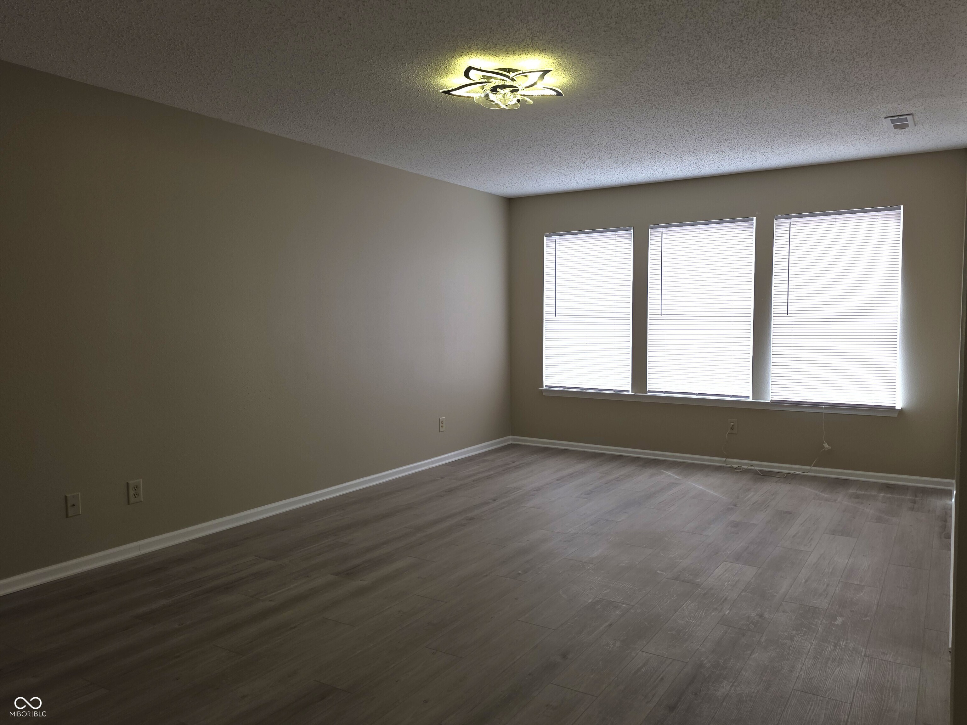 2367 Collins Way Greenfield, IN 46140 - Photo 12 of 51