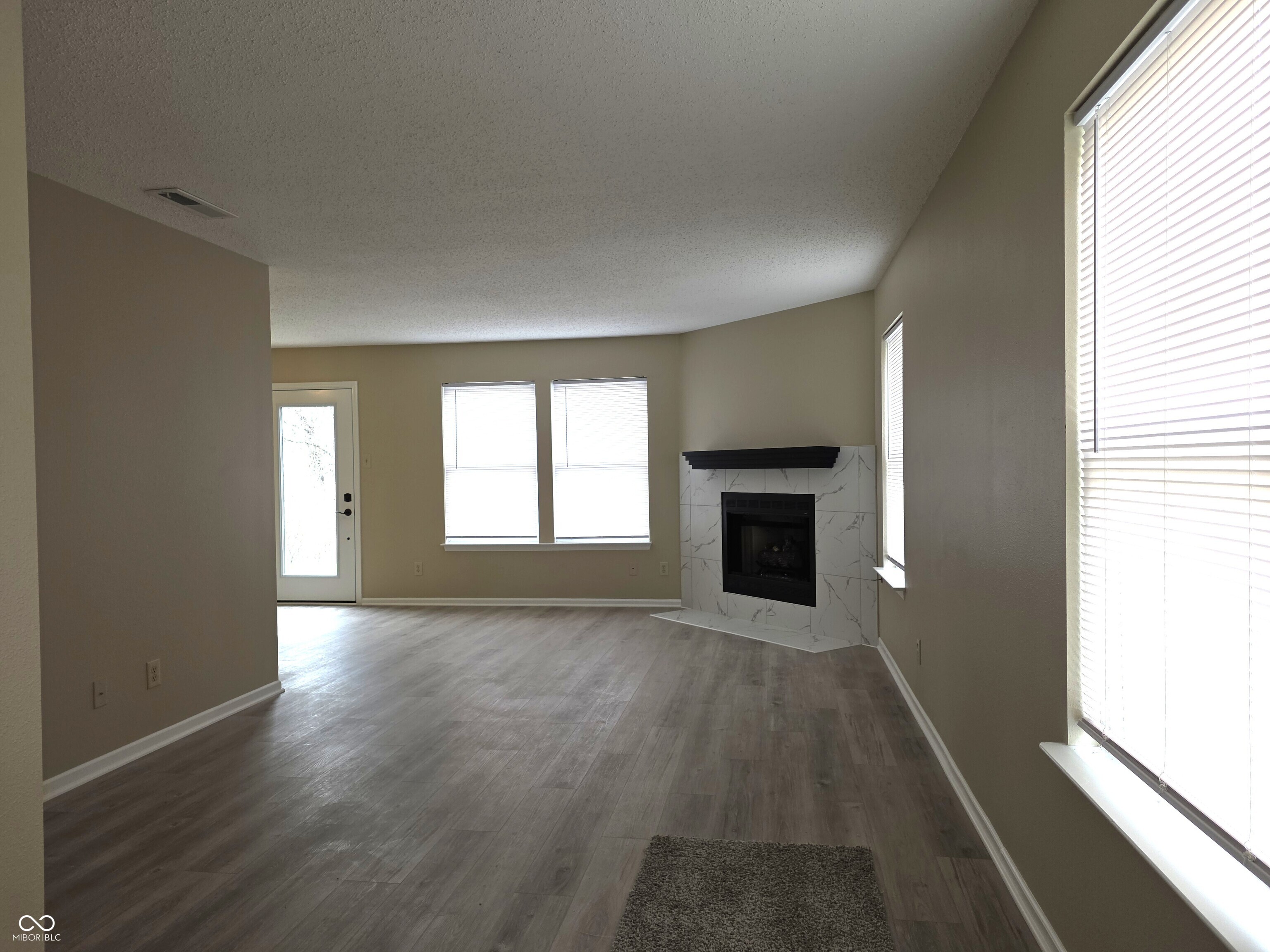 2367 Collins Way Greenfield, IN 46140 - Photo 2 of 51