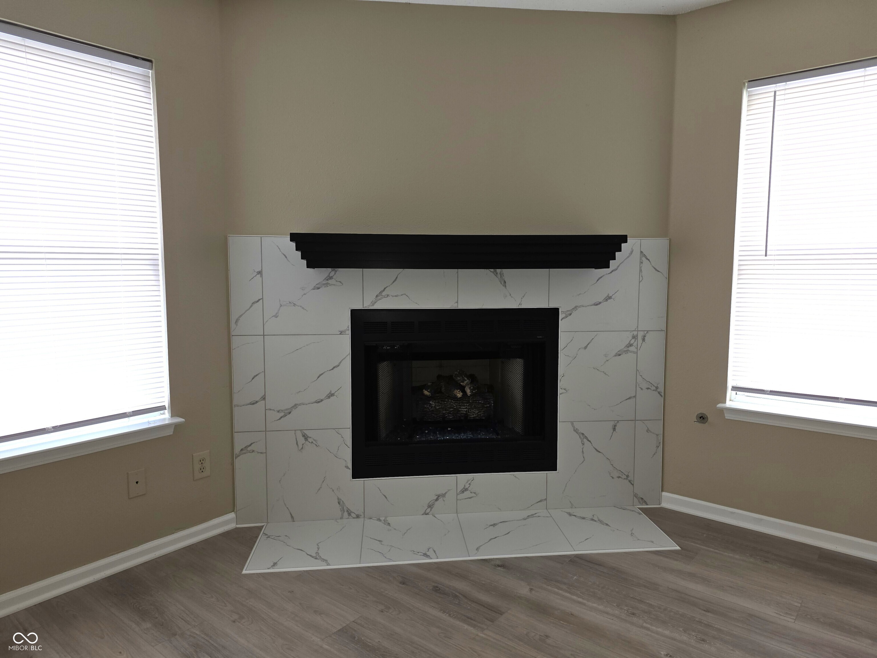2367 Collins Way Greenfield, IN 46140 - Photo 3 of 51