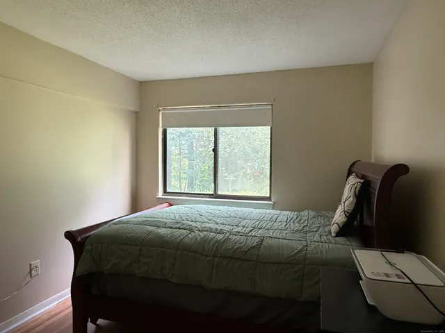 $199,999 | 92 Woodland Drive, Unit 92, Cromwell, CT 06416