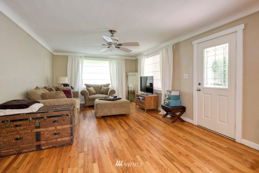 17024 Renton Issaquah Road Southeast Renton, WA 98059 - Photo 9 of 25