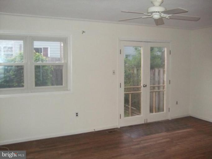 8515 Stonewall Road Manassas, VA 20110 - Photo 2 of 5 Family Room
