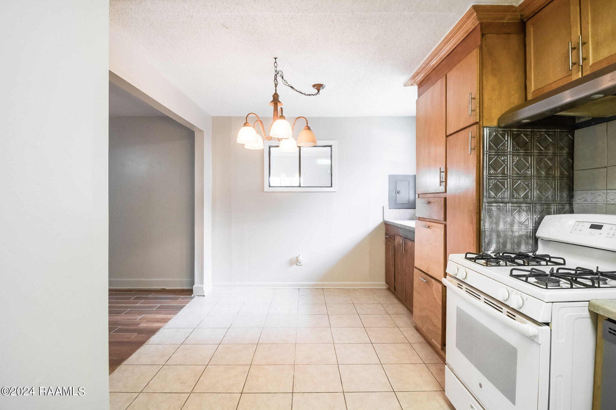 106 Macklyn Street Lafayette, LA 70501 - Photo 5 of 13 kitchen