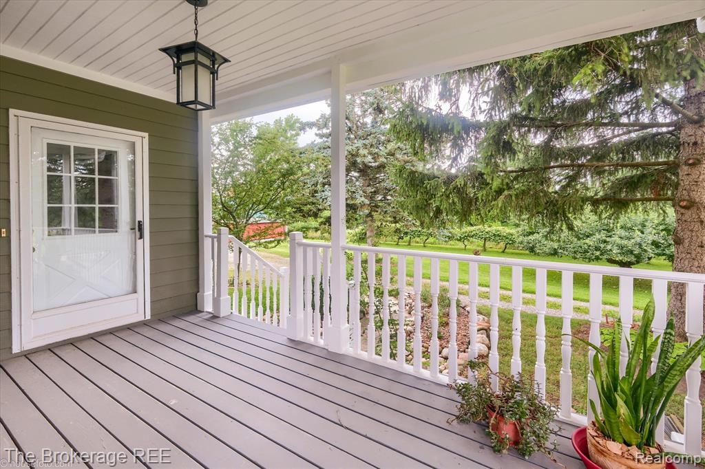 11484 Lapeer Road Davison, MI 48423 - Photo 7 of 49