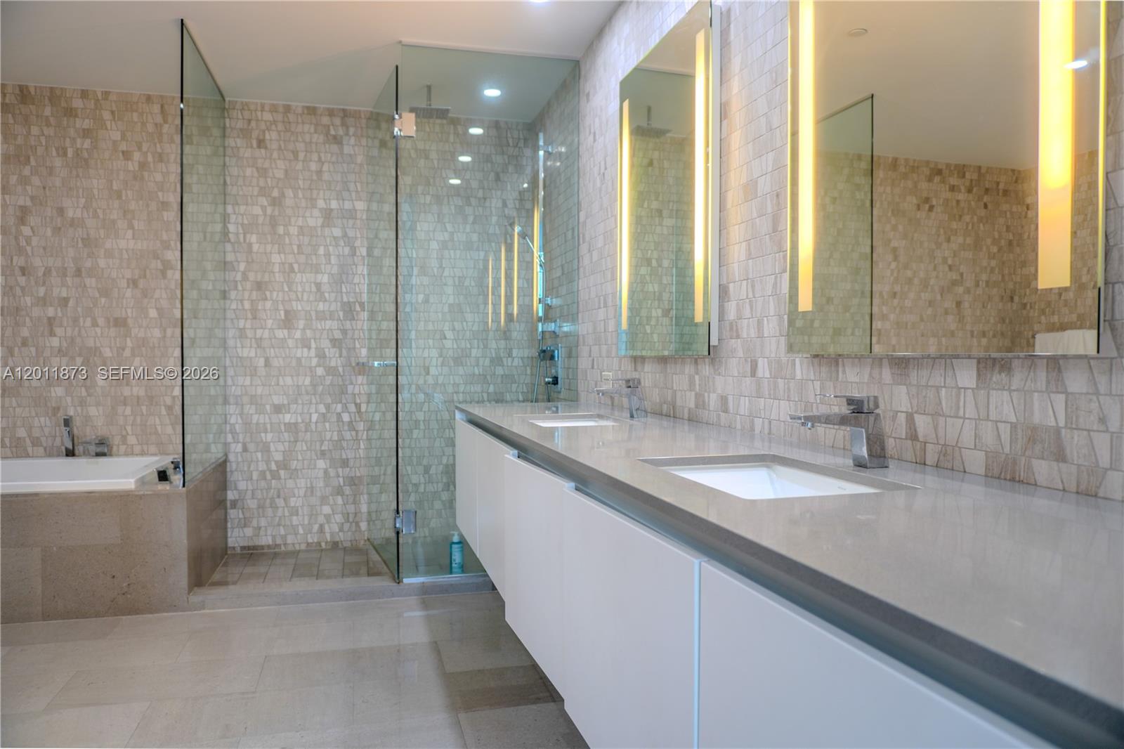 88 Southwest 7th Street, Unit 2112 Miami, FL 33130 - Photo 31 of 33
