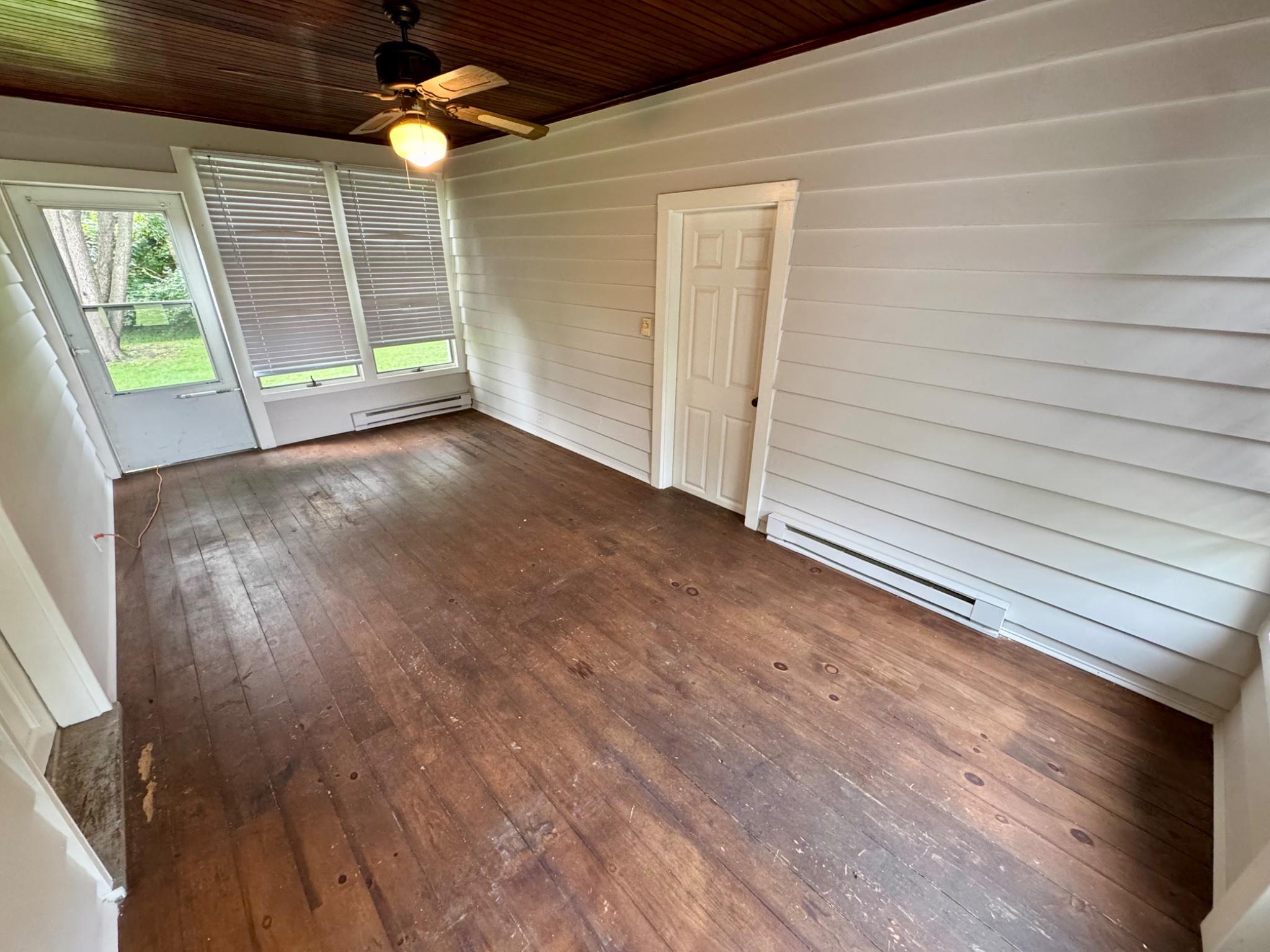 416 Townsend Road Newark, DE 19711 - Photo 19 of 22 Breezeway