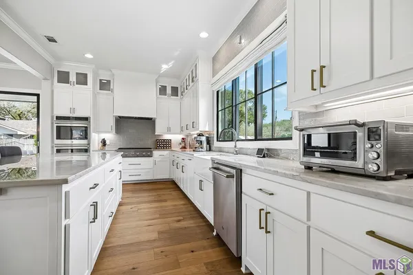 $889,900 | 1713 Longwood Drive, Baton Rouge, LA 70808