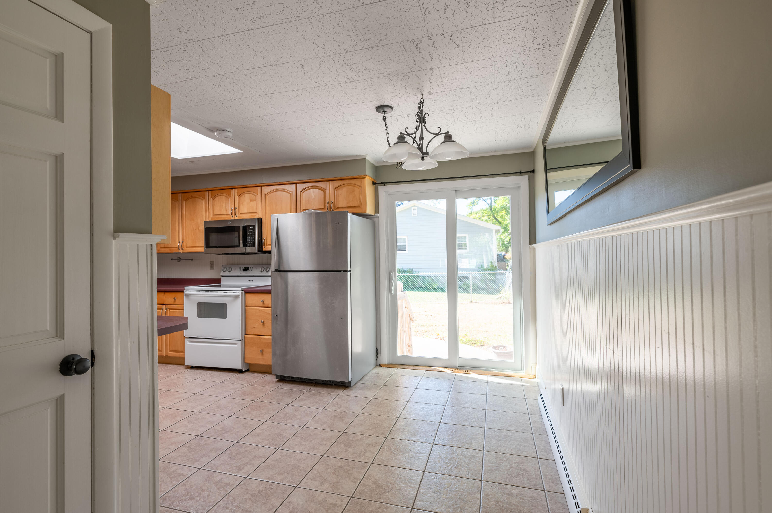 49 Perry Road Hampden, ME 04444 - Photo 9 of 42 Dining area
