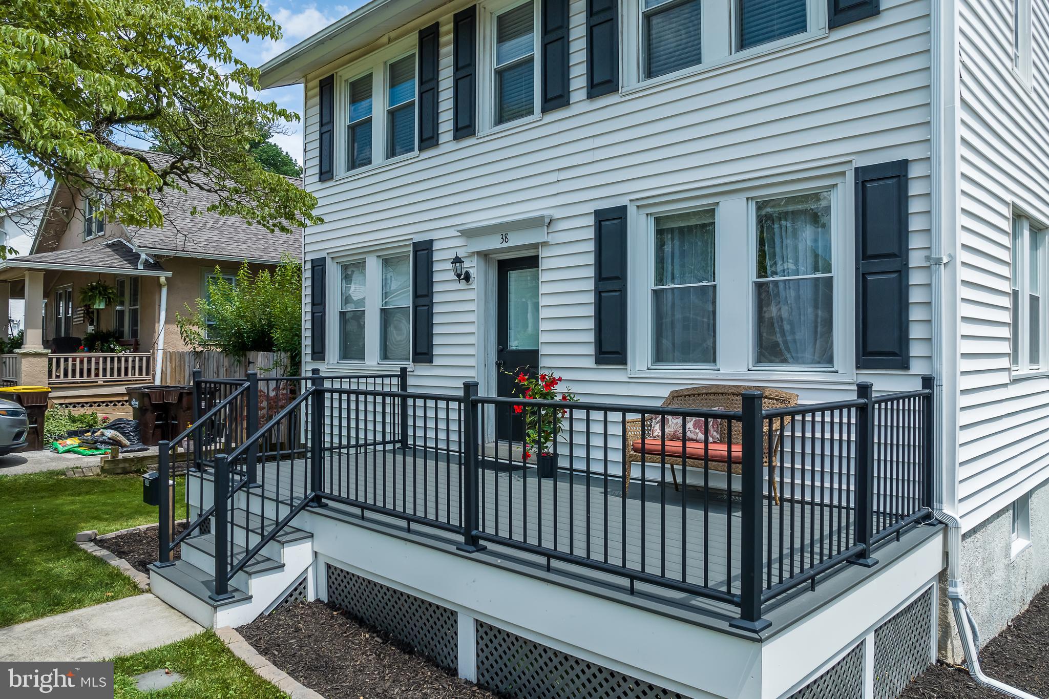 38 Evergreen Road Norristown, PA 19403 - Photo 4 of 31 Front Porch