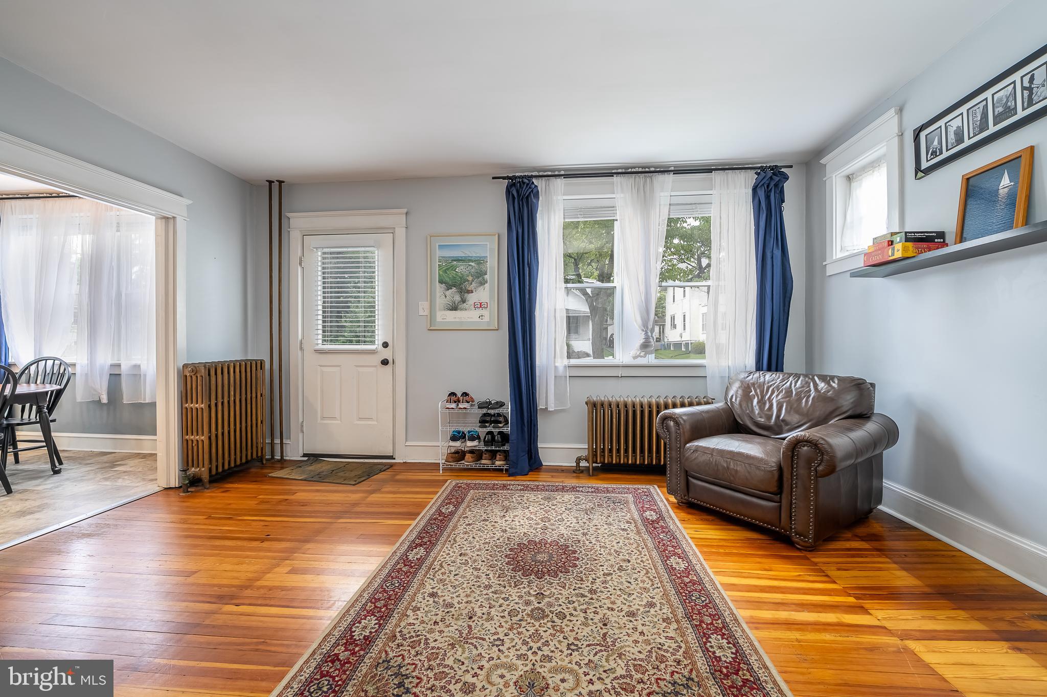 38 Evergreen Road Norristown, PA 19403 - Photo 6 of 31 Living Room