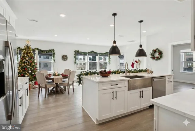 $588,999 | 12850 Mosaic Park Way, Unit 2A, Herndon, VA 20171