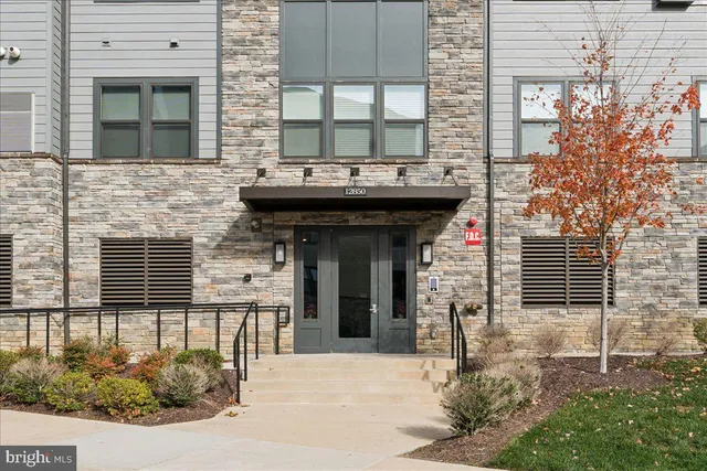 $588,999 | 12850 Mosaic Park Way, Unit 2A, Herndon, VA 20171