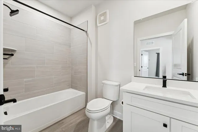 $588,999 | 12850 Mosaic Park Way, Unit 2A, Herndon, VA 20171