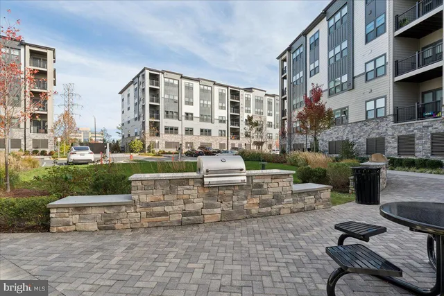 $588,999 | 12850 Mosaic Park Way, Unit 2A, Herndon, VA 20171