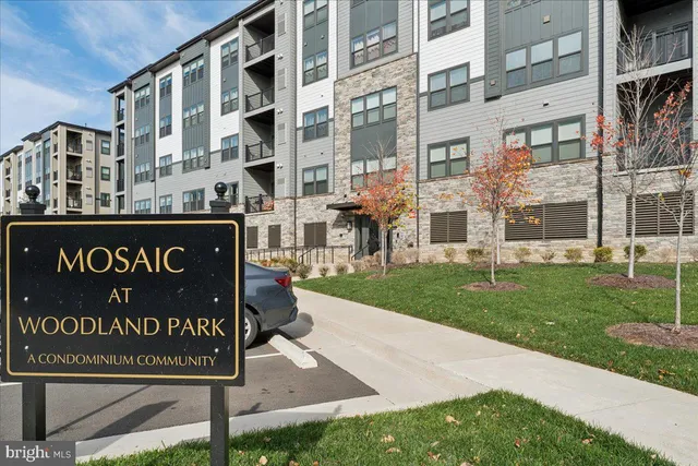 $588,999 | 12850 Mosaic Park Way, Unit 2A, Herndon, VA 20171