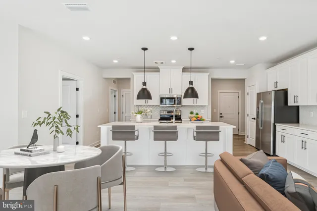 $588,999 | 12850 Mosaic Park Way, Unit 2A, Herndon, VA 20171