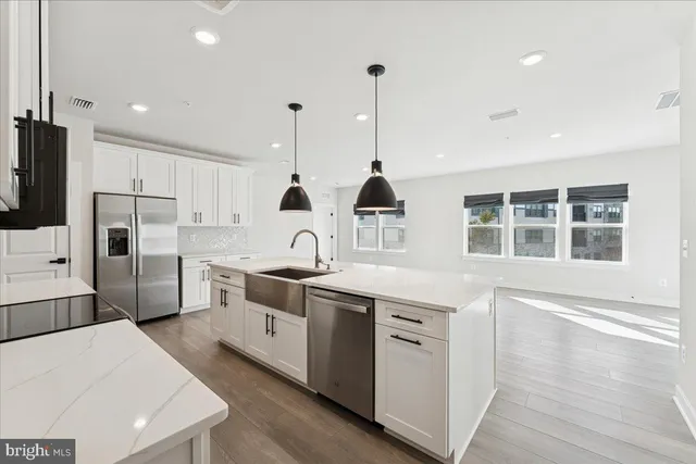 $588,999 | 12850 Mosaic Park Way, Unit 2A, Herndon, VA 20171