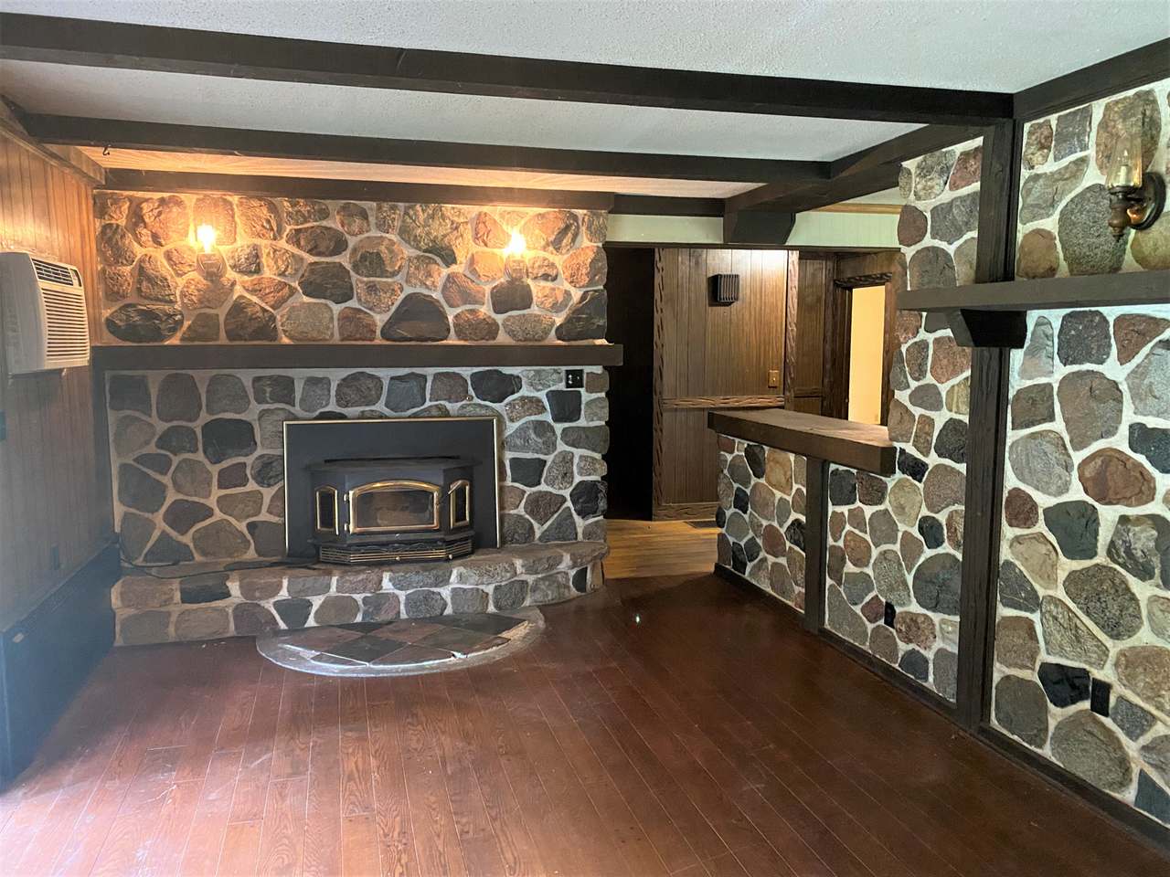 411 Bloom Road Eagle River, WI 54521 - Photo 4 of 10 Gallery Image 4