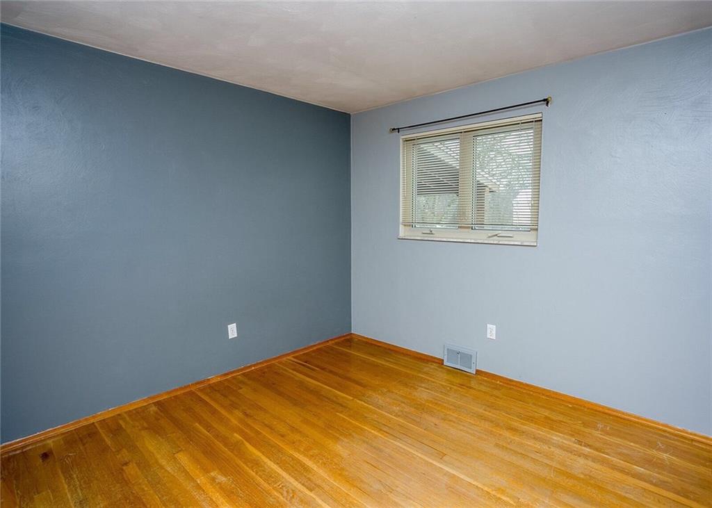 869 Blue Ridge Road Pittsburgh, PA 15239 - Photo 18 of 25 Third bedroom.