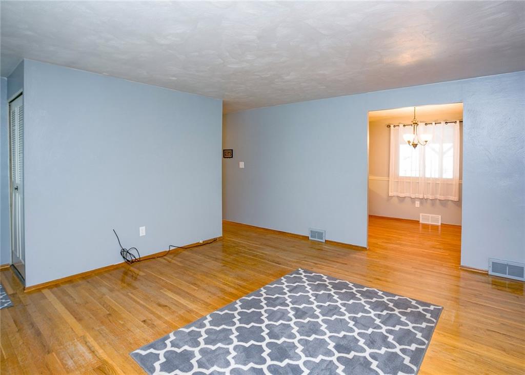 869 Blue Ridge Road Pittsburgh, PA 15239 - Photo 6 of 25 Gallery Image 6