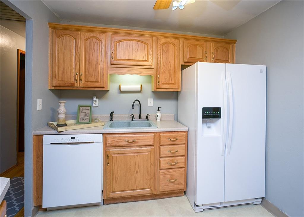 869 Blue Ridge Road Pittsburgh, PA 15239 - Photo 8 of 25 Gallery Image 8