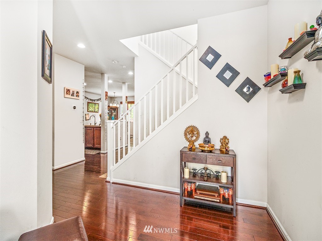 18520 35th Drive Southeast Bothell, WA 98012 - Photo 5 of 25 Gallery Image 5