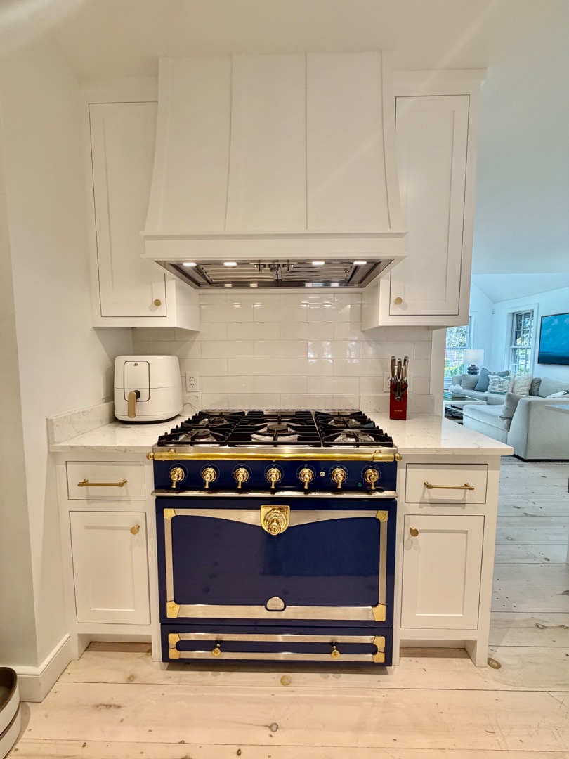 2 Paupamo Way Nantucket, MA 02554 - Photo 6 of 38 Le Cornue