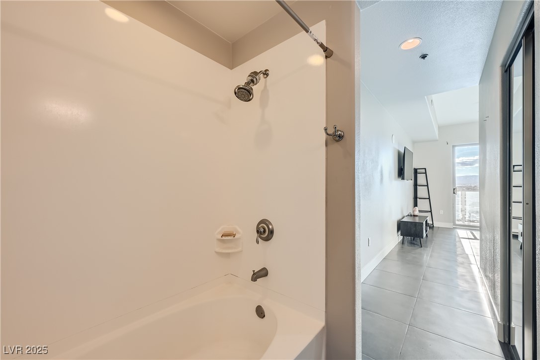8255 South Las Vegas Boulevard, Unit 1504 Las Vegas, NV 89123 - Photo 11 of 29 Bathroom with bathing tub / shower combination, ba