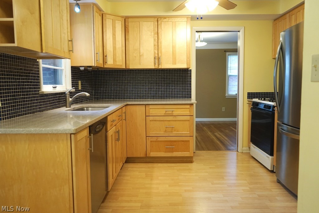 2371 Eardley Road Cleveland, OH 44118 - Photo 3 of 11 Kitchen