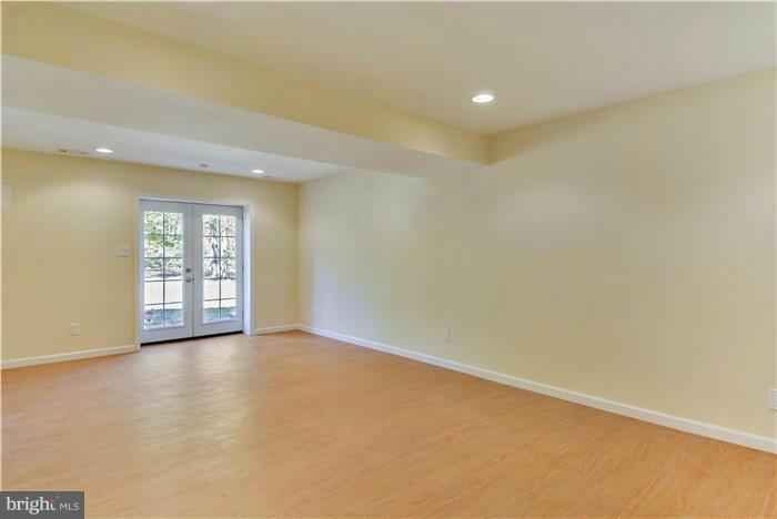 19006 Chandlee Mill Road Sandy Spring, MD 20860 - Photo 21 of 30 Family Room