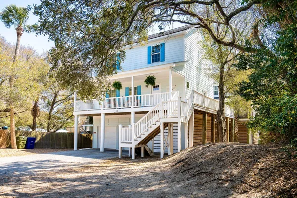 $1,195,000 | 214 West Cooper Avenue, Folly Beach, SC 29439