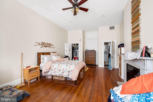 a view of washer and dryer