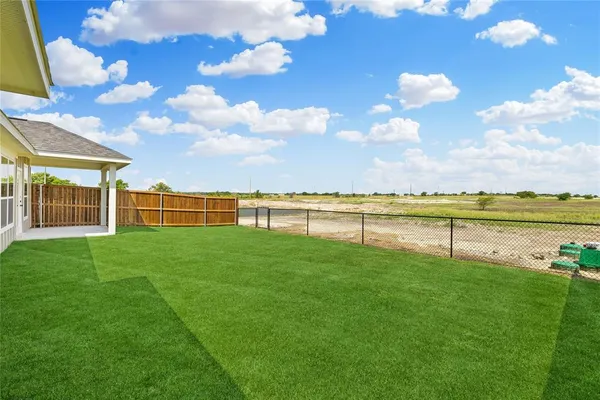 $699,000 | 4000-4002 Lecroy Court, Midlothian, TX 76065