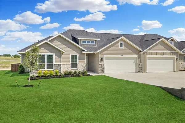 $699,000 | 4000-4002 Lecroy Court, Midlothian, TX 76065