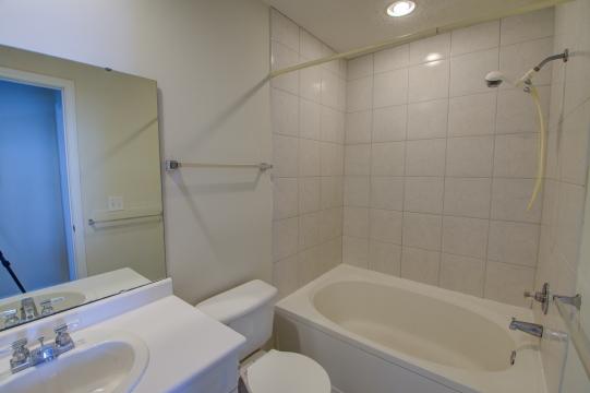 3375 Queensgate Way Mount Pleasant, SC 29466 - Photo 20 of 33 upstairs bathroom