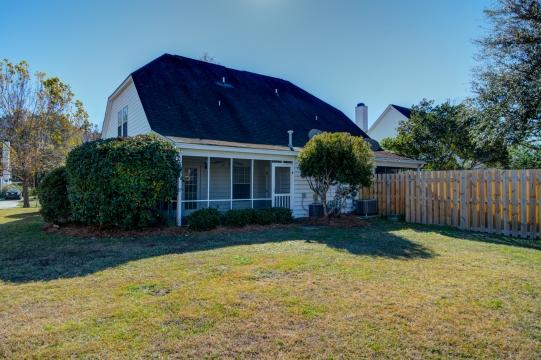 3375 Queensgate Way Mount Pleasant, SC 29466 - Photo 21 of 33 back of house