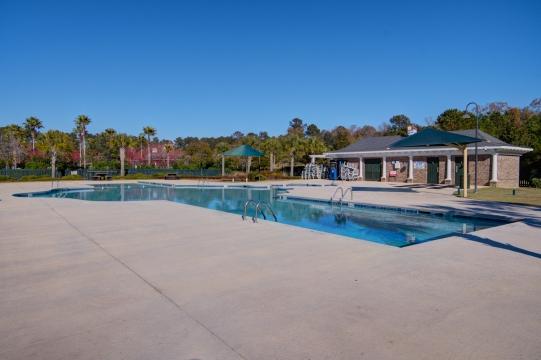 3375 Queensgate Way Mount Pleasant, SC 29466 - Photo 29 of 33 HOA pool