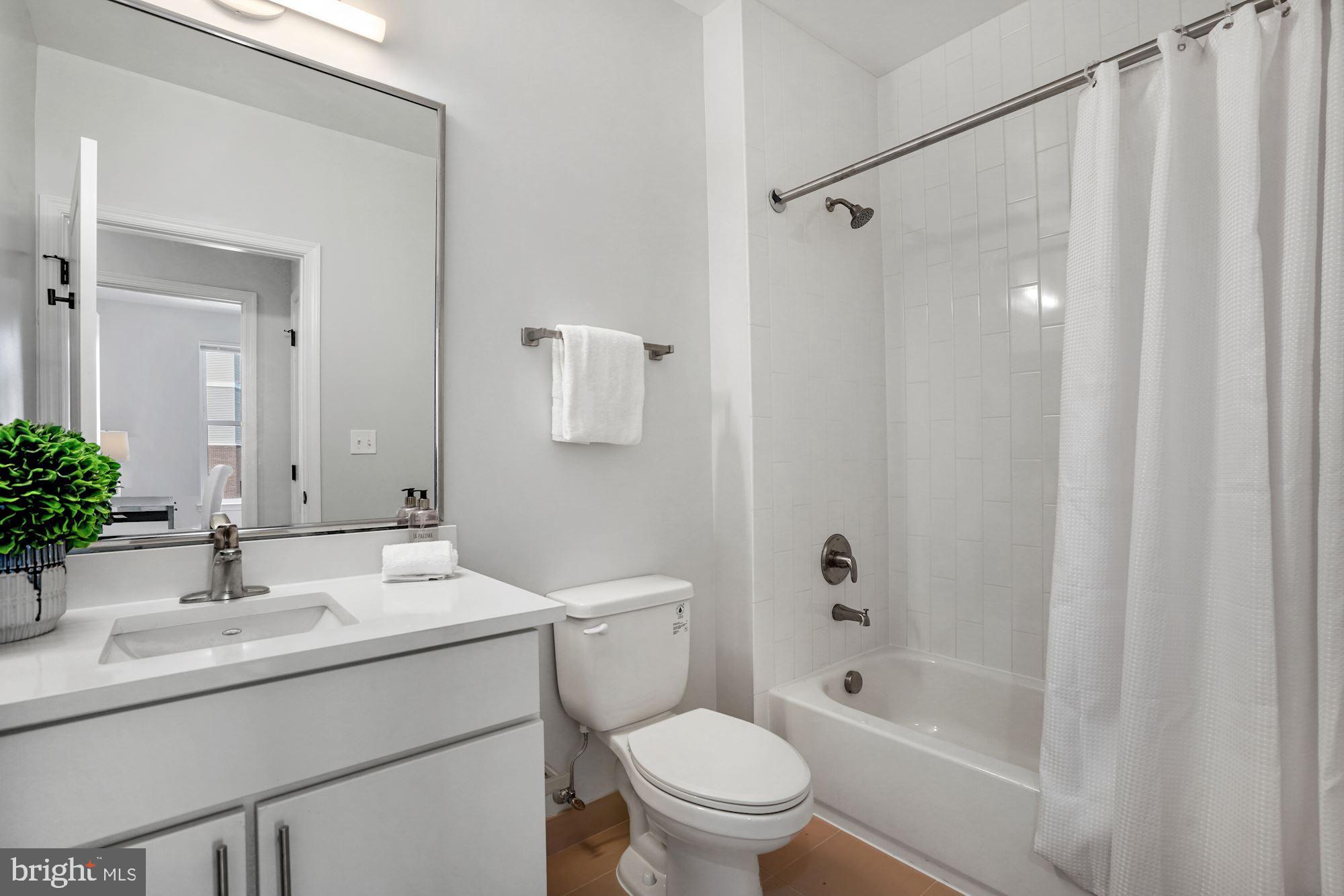 1021 Spring Road Northwest, Unit 2 Washington, DC 20010 - Photo 37 of 44