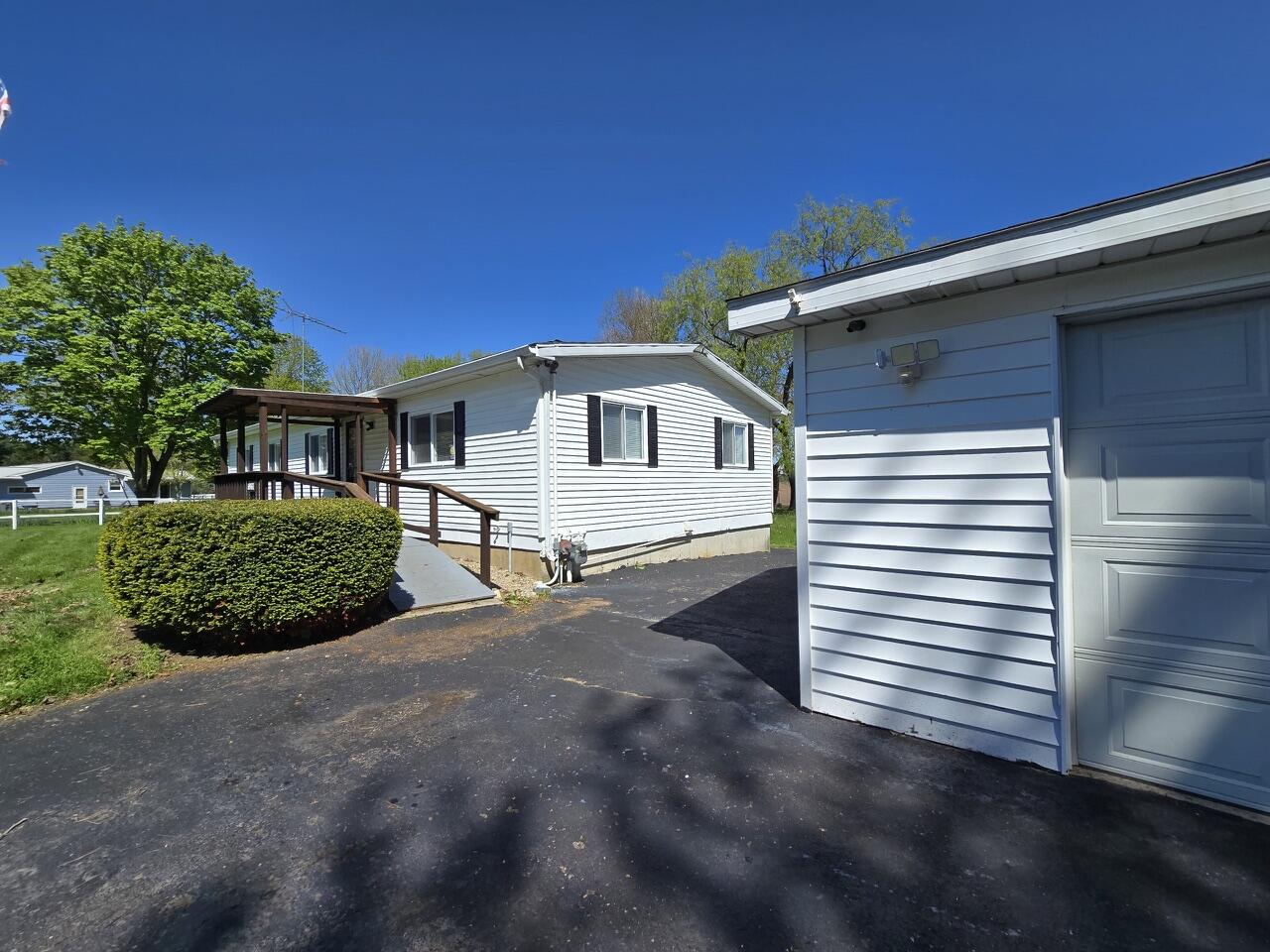 69617 Eisenhower Road Sturgis, MI 49091 - Photo 1 of 31