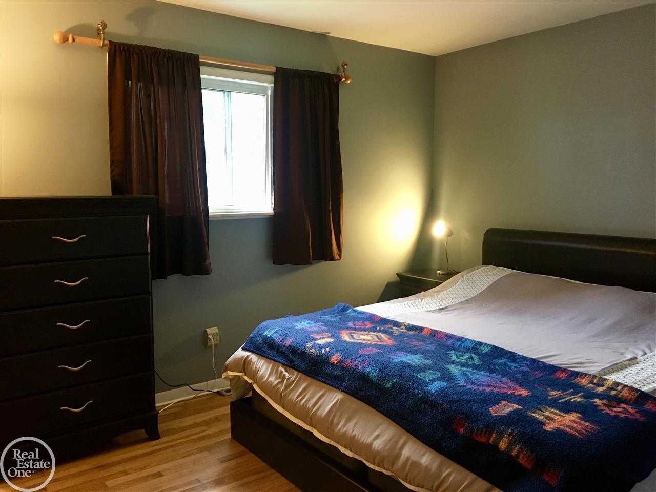 7582 Shea Road Fair Haven, MI 48023 - Photo 11 of 24 31326004-11.JPG