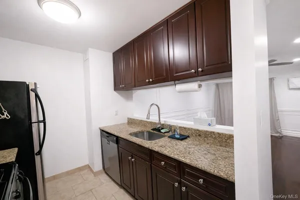 $449,000 | 141-16 84th Drive, Unit 3D | Briarwood