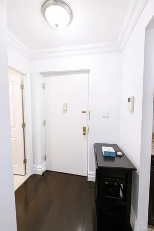 $449,000 | 141-16 84th Drive, Unit 3D | Briarwood