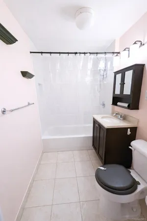 $449,000 | 141-16 84th Drive, Unit 3D | Briarwood