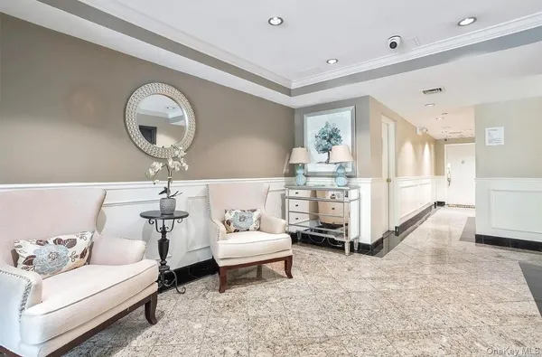 $449,000 | 141-16 84th Drive, Unit 3D | Briarwood